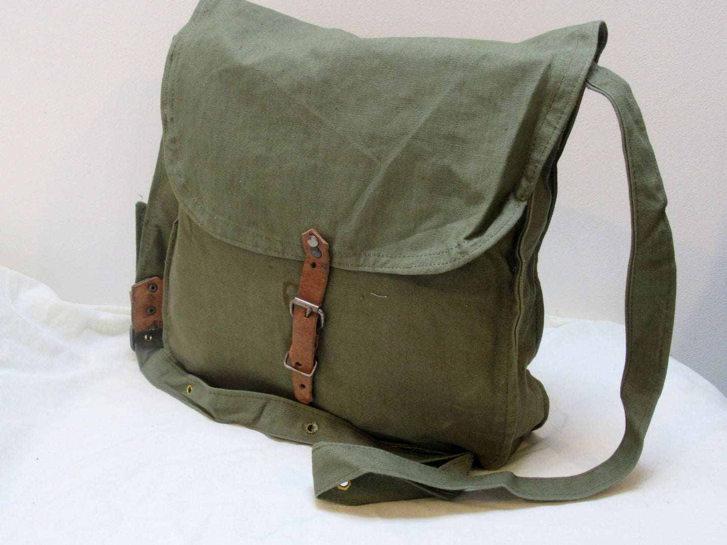 Vintage 1930s Bulgarian Army breadbag Satchel shoulder bag green tast military R