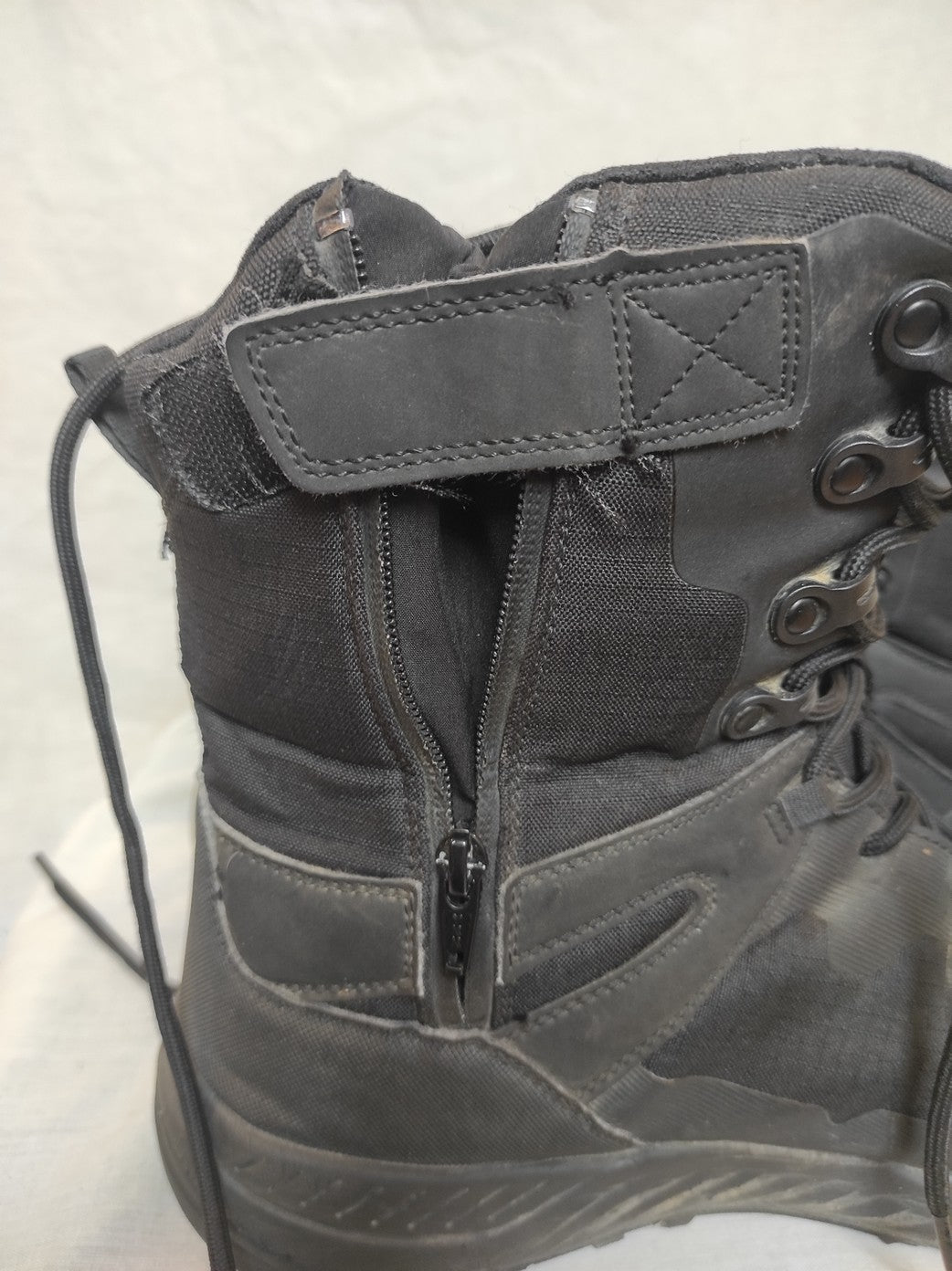 Used MAGNUM Ultima 8.8 waterproof lined boots combat hiking side zip vegan