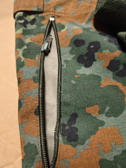 Busted Zip German army goretex camouflage over trousers rain gear wet waterproof cargo pants bottoms army military Bundeswehr camo flecktarn