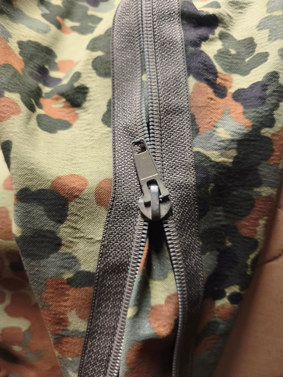 Busted Zip German army goretex camouflage over trousers rain gear wet waterproof cargo pants bottoms army military Bundeswehr camo flecktarn