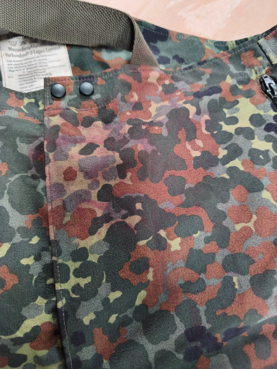 Authentic German army goretex camouflage over trousers rain gear wet waterproof cargo pants bottoms army military Bundeswehr camo flecktarn