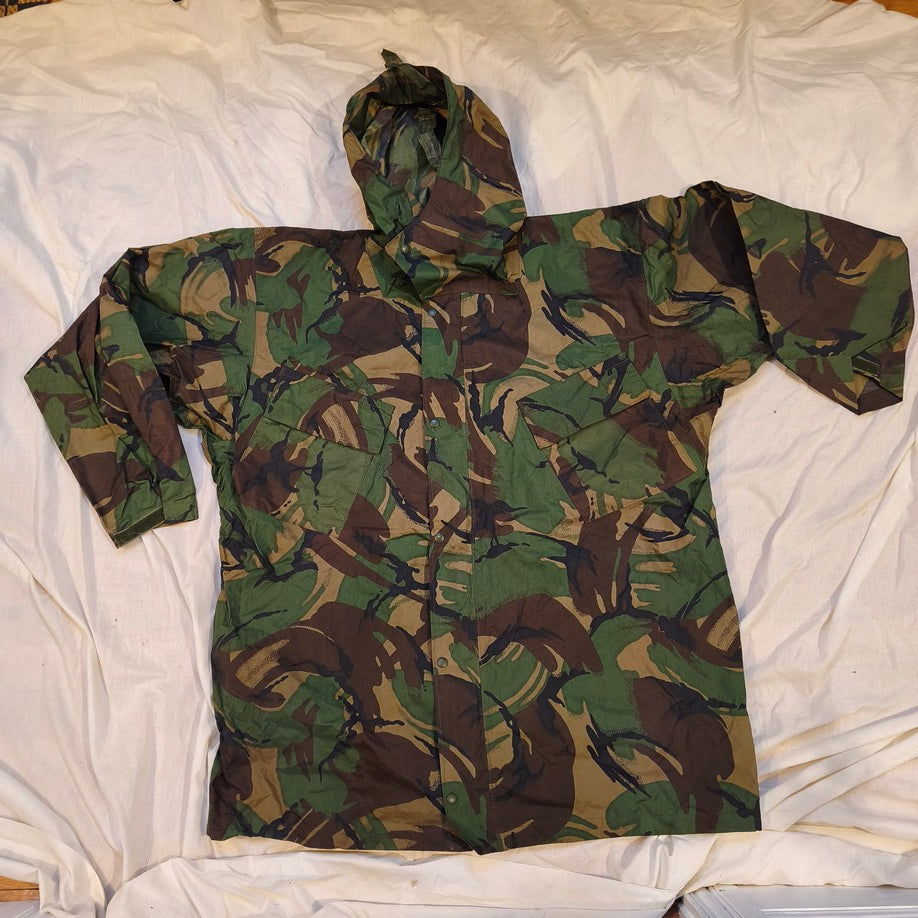 Authentic British Army waterproof Parka military coat jacket DPM camouflage raincoat rain gear camo vinyl woodland snaps