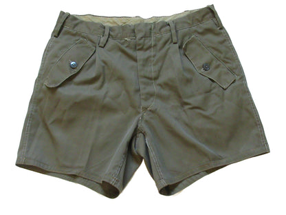 Vintage Italian army olive chino military shorts khaki 1970s-80s women pants trousers