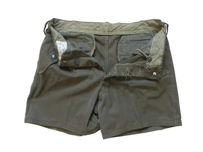Vintage Italian army olive chino military shorts khaki 1970s-80s women pants trousers