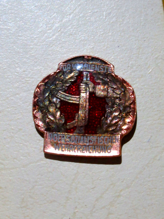 New NVA East German Badge of Honour military insignia pin badge DDR army GDR communist volunteer unissued