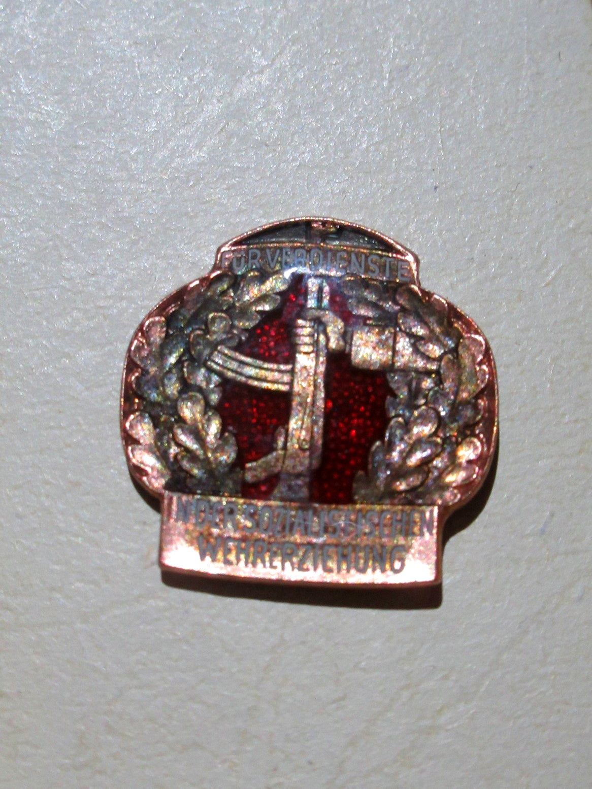 New NVA East German Badge of Honour military insignia pin badge DDR army GDR communist volunteer unissued