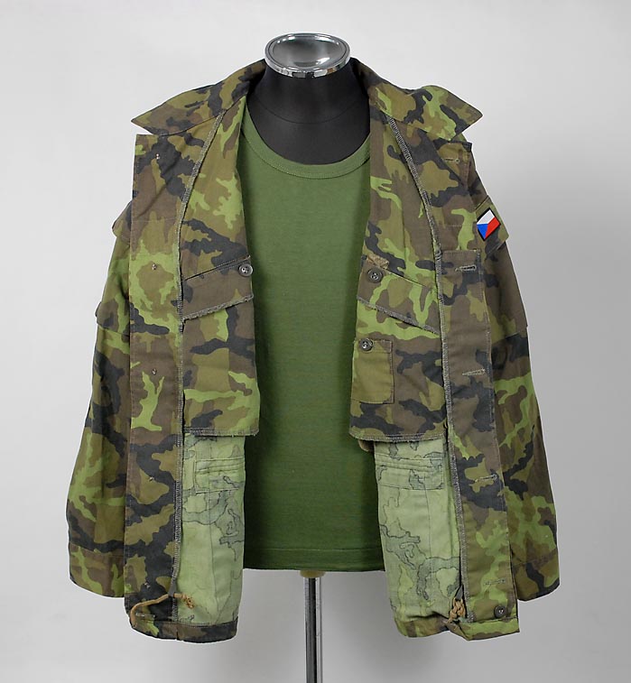 Vintage 1990s Czech Army women's military camo jacket coat camouflage m65 style unlined