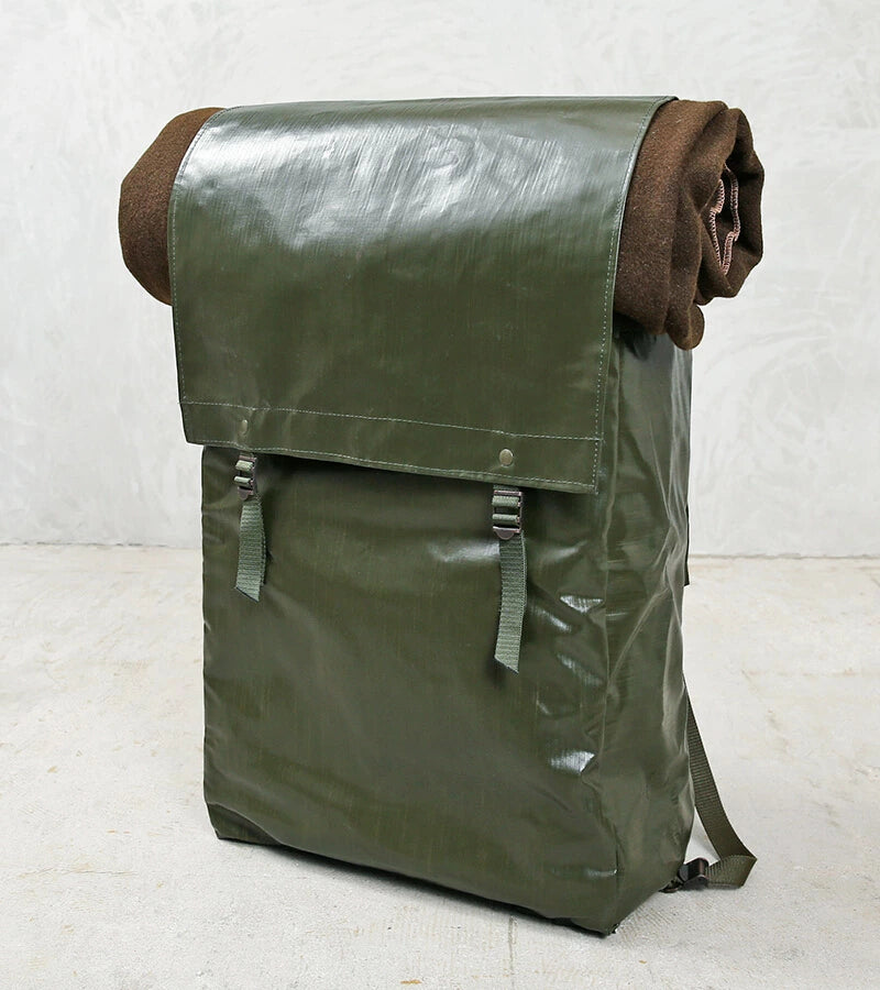 New Unissued Czech army large waterproof backpack rucksack shoulder bag carrier hand satchel military M85 with harness