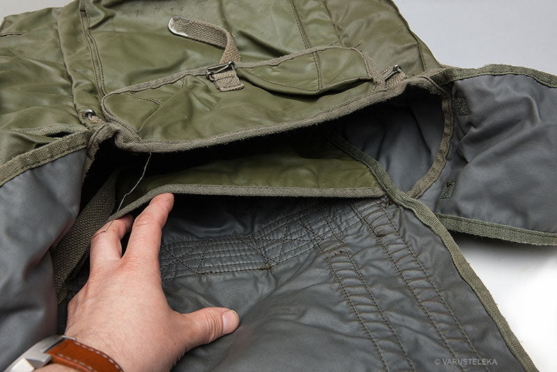 Vintage 1980s French army F2 waterproof backpack bag rucksack day pack alice shoulder satchel military vinyl (Copy)