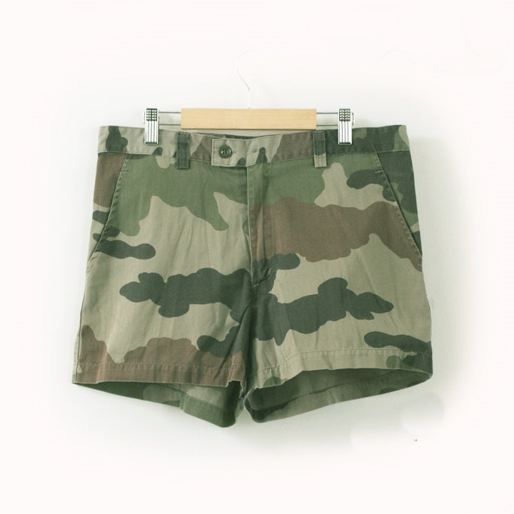 Vintage 1990s Women's French army camo shorts military camouflage