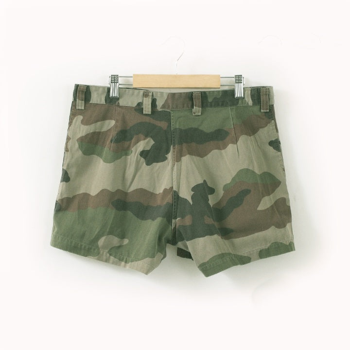 Vintage 1990s Women's French army camo shorts military camouflage